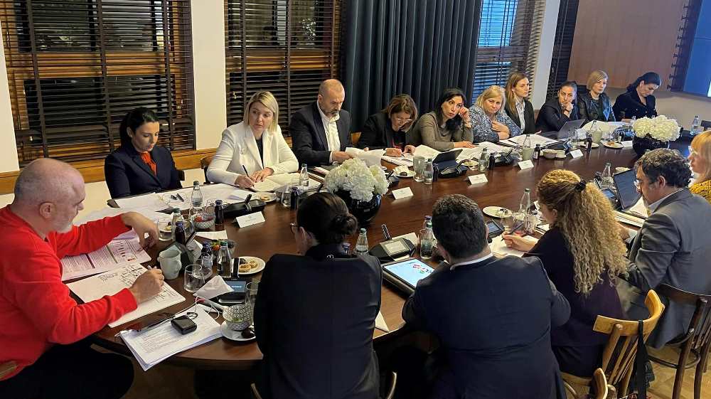 Rama: Tre stadiume te reja do ndertohen ne Durres, Vlore dhe Korce